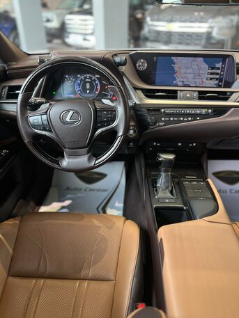 Riffa, Vehicles, Cars & Trucks , BHD 11400,  LEXUS ES 350 2019 SILVER,  2019,  Automatic,  117000 KM,