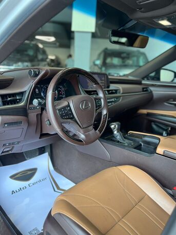 Riffa, Vehicles, Cars & Trucks , BHD 11400,  LEXUS ES 350 2019 SILVER,  2019,  Automatic,  117000 KM,