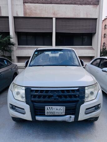 Dammam, Vehicles, Cars & Trucks , SAR 35000,  Mitsubishi Pajero,  2010,  Automatic,  325010 KM,   , 325010km