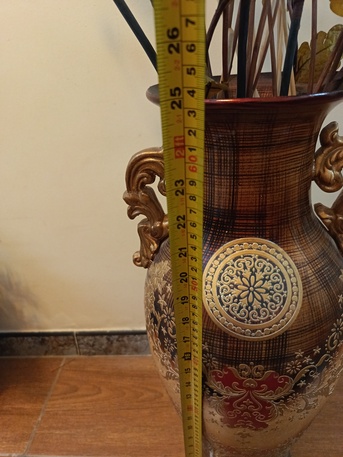 Al Faisaliyah, Furniture, SAR 100,  Vase With Flowers