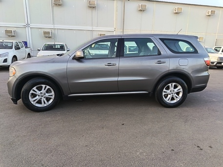 Rabigh, Vehicles, Cars & Trucks , SAR 29000,  Dodge Durango,  2012,  Automatic,  201070 KM,    - Dark Gray (V6)  Price: 29,000 SAR (Negotiable)