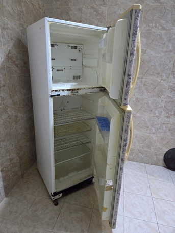 Jeddah, Appliances, SAR 2800,  Final Price.Fridge(1New.1old).2stove(Old).1washing Machine.(New)