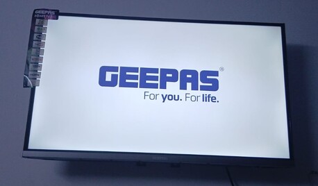 Riyadh, Household Items, SAR 250,  GEEPAS SMART TV SAME LIKE NEW EVERY THINHG WORKING