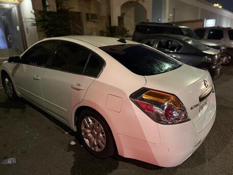 Jeddah, Vehicles, Cars & Trucks , SAR 22000,  Nissan Altima,  2010,  Automatic,  180000 KM,  Nissan  Model For Sale