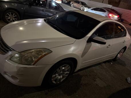 Jeddah, Vehicles, Cars & Trucks , SAR 22000,  Nissan Altima,  2010,  Automatic,  180000 KM,  Nissan  Model For Sale