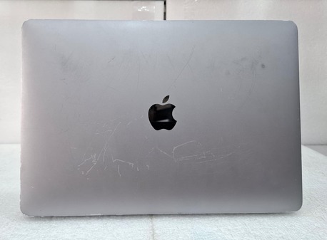 Manama, Computers, BHD 145,  MacBook Pro Core I5 2.3Ghz 8GB RAM 13"Quad Display With Type-C Adapter FREE AirPods Pro