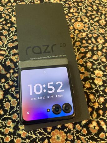 Riyadh, Mobile Phones, SAR 900,  Moto Razor 50