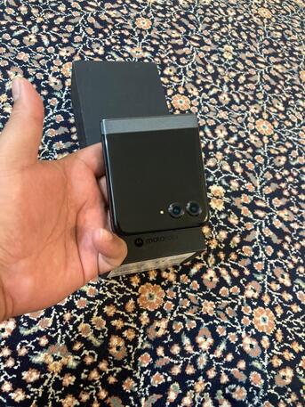 Riyadh, Mobile Phones, SAR 900,  Moto Razor 50