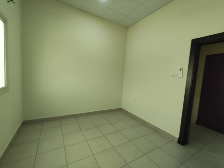 Manama, Apartments, Flats, Houses & Villas, BHD 140/year,  1 BR,  Rasruman:- Studio Flat On Rent With Split Ac & Unlimited Ewa..