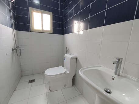 Manama, Apartments, Flats, Houses & Villas, BHD 140/year,  1 BR,  Rasruman:- Studio Flat On Rent With Split Ac & Unlimited Ewa..