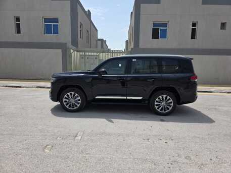 Dammam, Vehicles, Cars & Trucks , SAR 376000,  Toyota Land Cruiser 300,  2026,  Automatic,  00000 KM,  Top-of-the-range Black