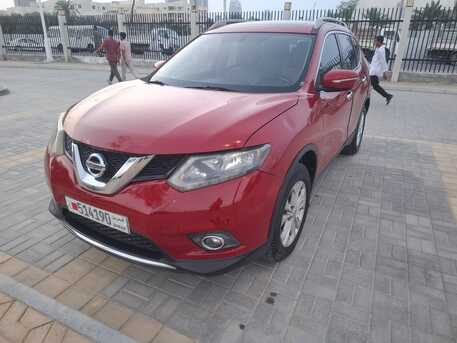 Manama, Vehicles, Cars & Trucks , BHD 2900,  NISSAN XTRAIL,  2015,  Automatic,  190000 KM,   4WD, FULL OPTION, 7 SEATER.