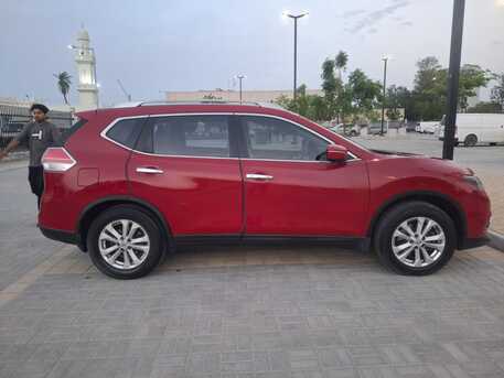 Manama, Vehicles, Cars & Trucks , BHD 2900,  NISSAN XTRAIL,  2015,  Automatic,  190000 KM,   4WD, FULL OPTION, 7 SEATER.