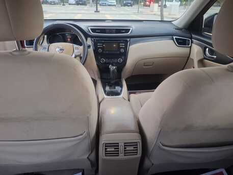 Manama, Vehicles, Cars & Trucks , BHD 2900,  NISSAN XTRAIL,  2015,  Automatic,  190000 KM,   4WD, FULL OPTION, 7 SEATER.