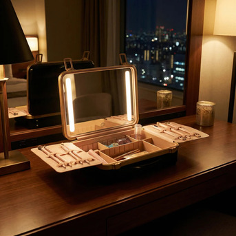 London, Health & Beauty Items, Beauty Case With Light Up Mirror