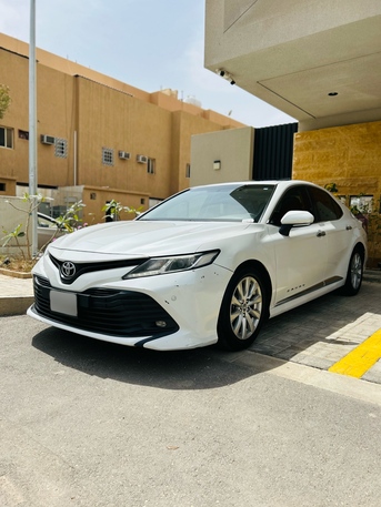 Dammam, Vehicles, Cars & Trucks , SAR 72500,  Toyota Camry,  2019,  Automatic,  150000 KM,   GLE FULL OPTION  MODEL NEAT CAR FOR SALE