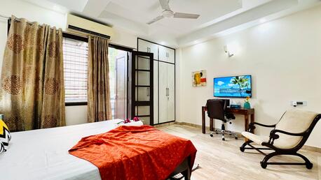 New Delhi, Apts/Flats Wanted, INR 20430/day,  Furnished,  3 BR,  2000 Sq. Feet,  Premium 3BHK - Green Park Hauz Khas Village