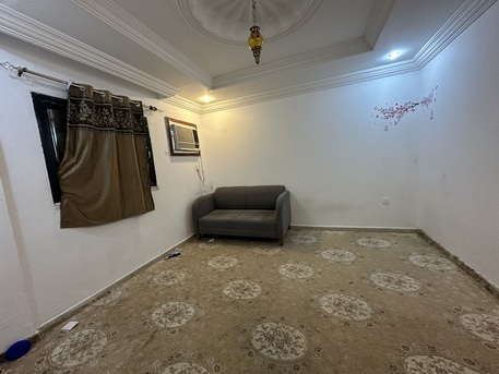 Al Aziziyah, Rooms for Rent, SAR 833/month,  Very Prime Location 2BHK Neat & Clean Flat : 1room For Rent