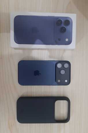 Jeddah, Electronics, SAR 6299,  IPhone 17 Pro With Accessories