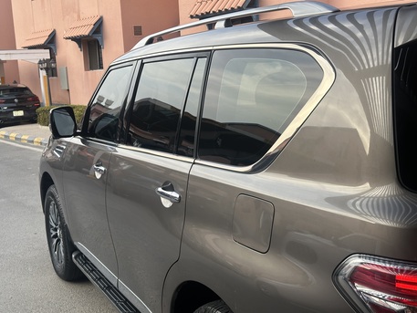 Jeddah, Vehicles, Cars & Trucks , SAR 125000,  Nissan Patrol,  2018,  Automatic,  170000 KM,