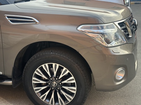 Jeddah, Vehicles, Cars & Trucks , SAR 125000,  Nissan Patrol,  2018,  Automatic,  170000 KM,