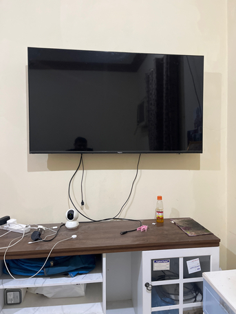 Dammam, Electronics, SAR 950,  I Want To Sell My 52 Inch Android TV And New Cabinet