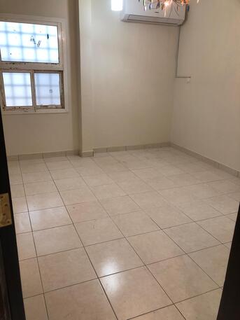 Al Rawdah, Apartments, Flats, Houses & Villas, SAR 35000/year,  3 BR,  Family Apartment Big Size Well Maintain Near IISR School Big Size AC Split Kitchen Install