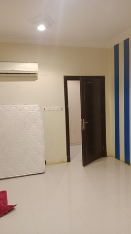 Dhahrat Laban, Rooms for Rent, Bchlor Room Available For Rent