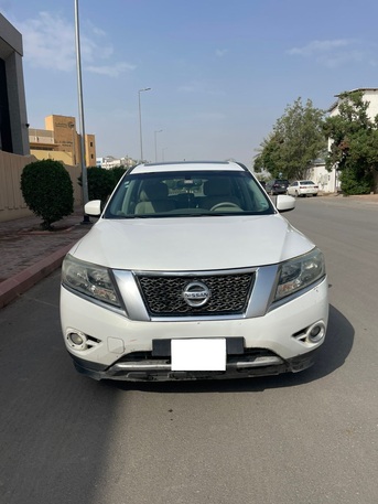 Riyadh, Vehicles, Cars & Trucks , SAR 43000,  Nissan Pathfinder,  2014,  Automatic,  136000 KM,  SAR 43000, , , , ,