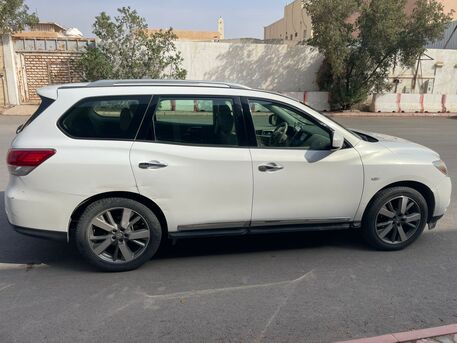 Riyadh, Vehicles, Cars & Trucks , SAR 43000,  Nissan Pathfinder,  2014,  Automatic,  136000 KM,  SAR 43000, , , , ,