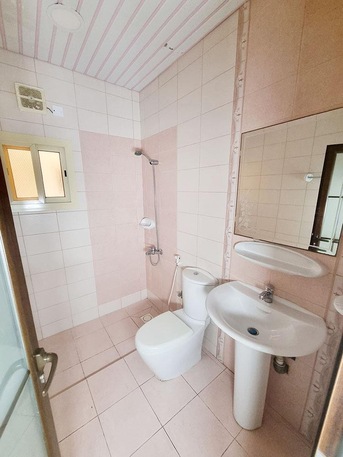 Manama, Apartments, Flats, Houses & Villas, BHD 250/month,  2 BR,  Flat For Rent With Ewa