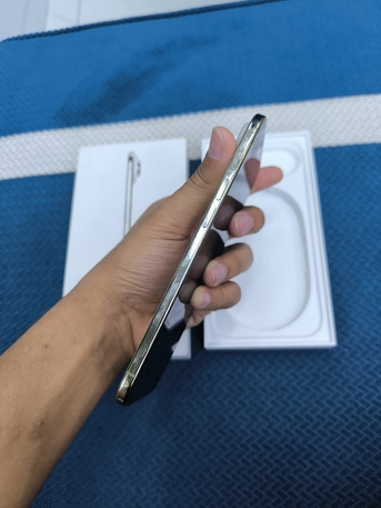 Hara, Mobile Phones, SAR 2800,  17 Air, Gold. Only 7 Count Charge