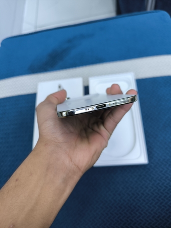 Hara, Mobile Phones, SAR 2800,  17 Air, Gold. Only 7 Count Charge