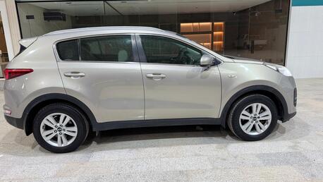 Riyadh, Vehicles, Cars & Trucks , SAR 45000,  KIA SPORTAGE,  2018,  Automatic,  220000 KM,  MID OPTIONS