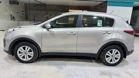 Riyadh, Vehicles, Cars & Trucks , SAR 45000,  KIA SPORTAGE,  2018,  Automatic,  220000 KM,  MID OPTIONS 5