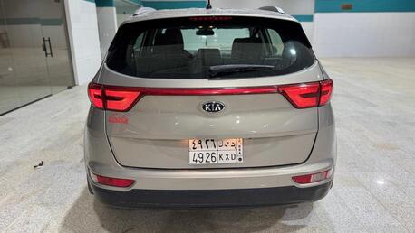 Riyadh, Vehicles, Cars & Trucks , SAR 45000,  KIA SPORTAGE,  2018,  Automatic,  220000 KM,  MID OPTIONS 5