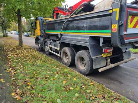 London, Business, Searching For Affordable Grab Lorry Hire In Surrey Today?