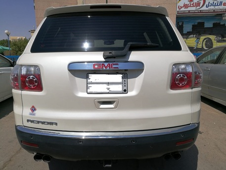 Riyadh, Vehicles, Cars & Trucks , SAR 22000,  Gmc Acadia,  2011,  Automatic,  350 KM,