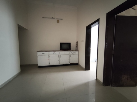 Manama, Apartments, Flats, Houses & Villas, BHD 120/year,  2 BR,  Tashan:- Groundfloor 2Bhk Unfurnished Flat On Rent..
