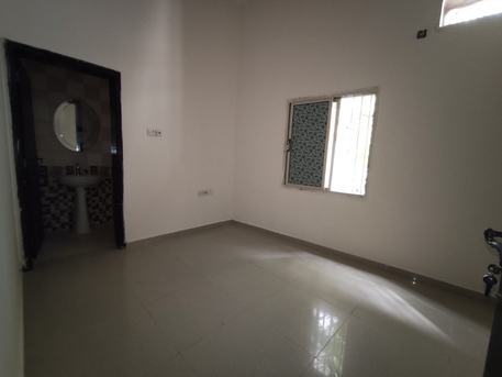 Manama, Apartments, Flats, Houses & Villas, BHD 120/year,  2 BR,  Tashan:- Groundfloor 2Bhk Unfurnished Flat On Rent..