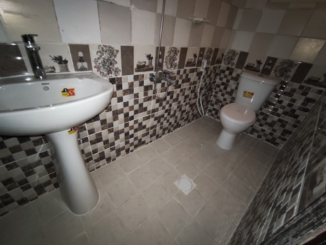 Manama, Apartments, Flats, Houses & Villas, BHD 120/year,  2 BR,  Tashan:- Groundfloor 2Bhk Unfurnished Flat On Rent..