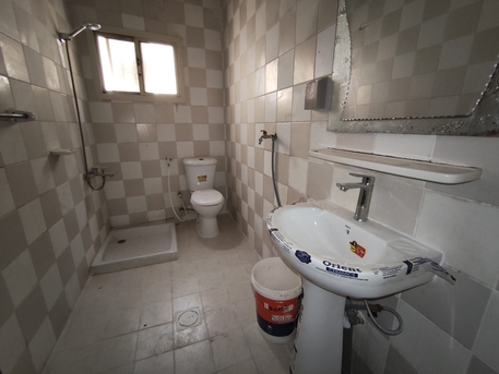 Manama, Apartments, Flats, Houses & Villas, BHD 120/year,  2 BR,  Tashan:- Groundfloor 2Bhk Unfurnished Flat On Rent..