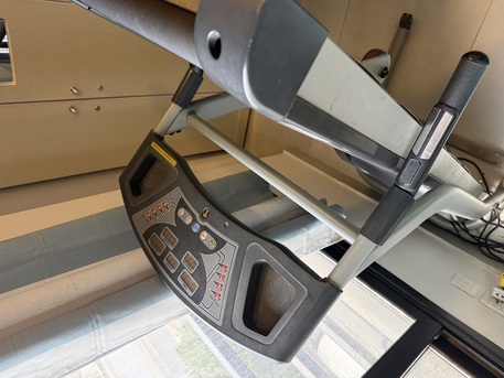 Madinat Al Ummal, Sporting Goods, SAR 220,  Treadmill For Sale
