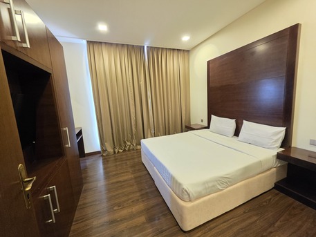 Juffair, Apartments, Flats, Houses & Villas, BHD 300/month,  Furnished,  1 BR,  85 Sq. Meter,  Luxurious & Classy | Free Internet & Housekeeping | Balcony | Facilities | In New Juffair