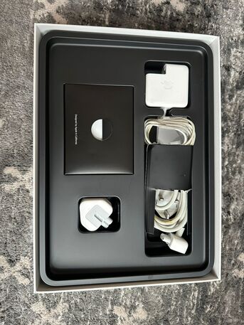 Manama, Computers, BHD 120,  MacBook Air (2017)