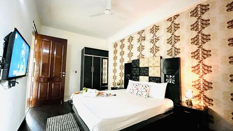 New Delhi, Apts/Flats Wanted, INR 18450/day,  Furnished,  1 BR,  600 Sq. Feet,  Classic 1BHK - Green Park, HKV