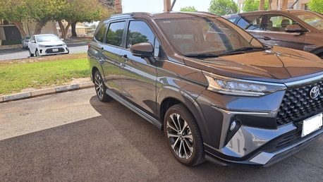 Al Aziziyah, Vehicles, Cars & Trucks , SAR 72000,  Toyota Veloz,  2025,  Automatic,  5928 KM,  Selling My   With Only 5,928 Km, In Excellent Condition.