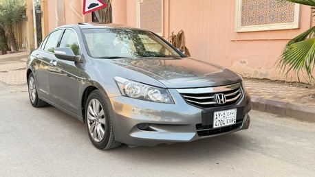 Riyadh, Vehicles, Cars & Trucks , SAR 32000,  Honda Accord,  2011,  Automatic,  425000 KM,    For Sale