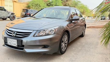 Riyadh, Vehicles, Cars & Trucks , SAR 32000,  Honda Accord,  2011,  Automatic,  425000 KM,    For Sale