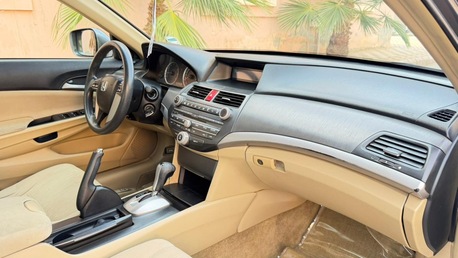 Riyadh, Vehicles, Cars & Trucks , SAR 32000,  Honda Accord,  2011,  Automatic,  425000 KM,    For Sale
